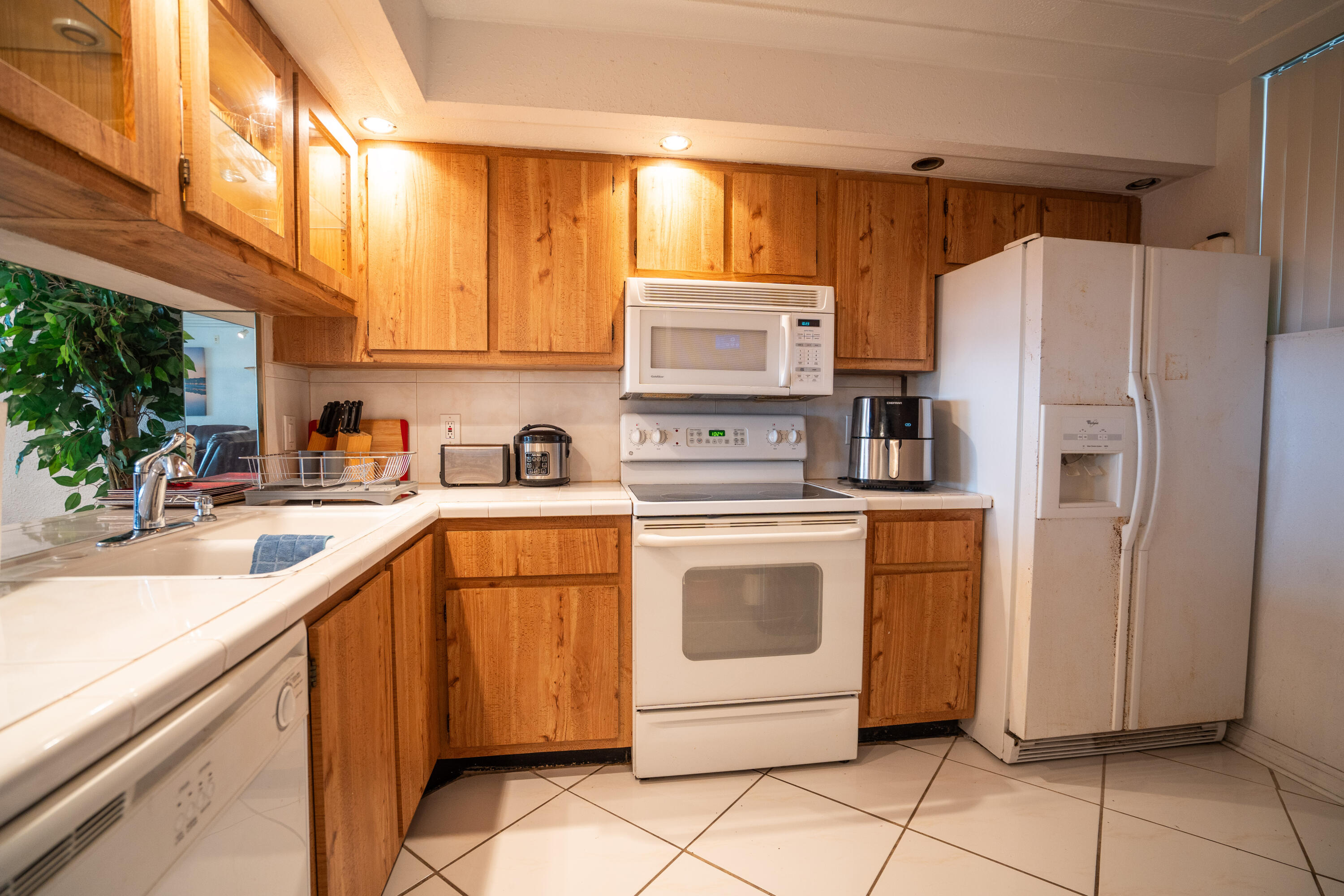 LAKE EMERALD CONDOMINIUM NO - Residential