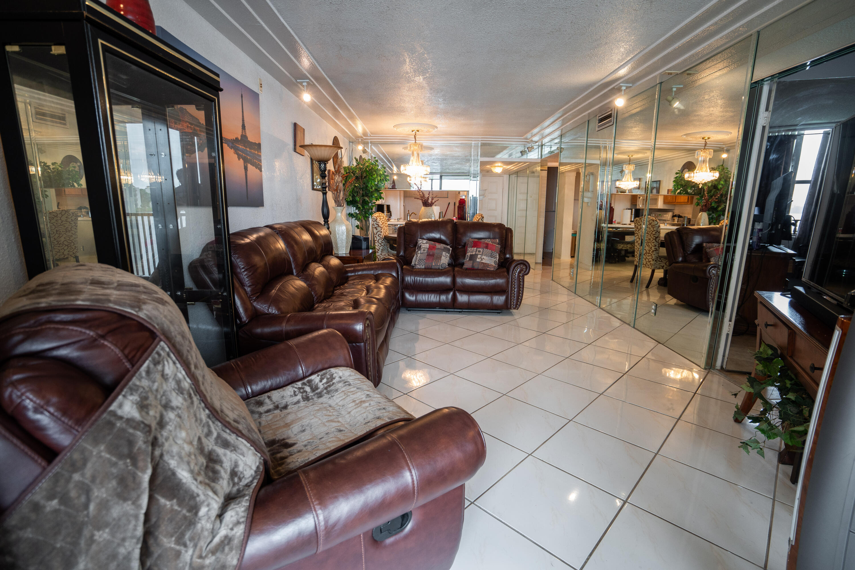 LAKE EMERALD CONDOMINIUM NO - Residential