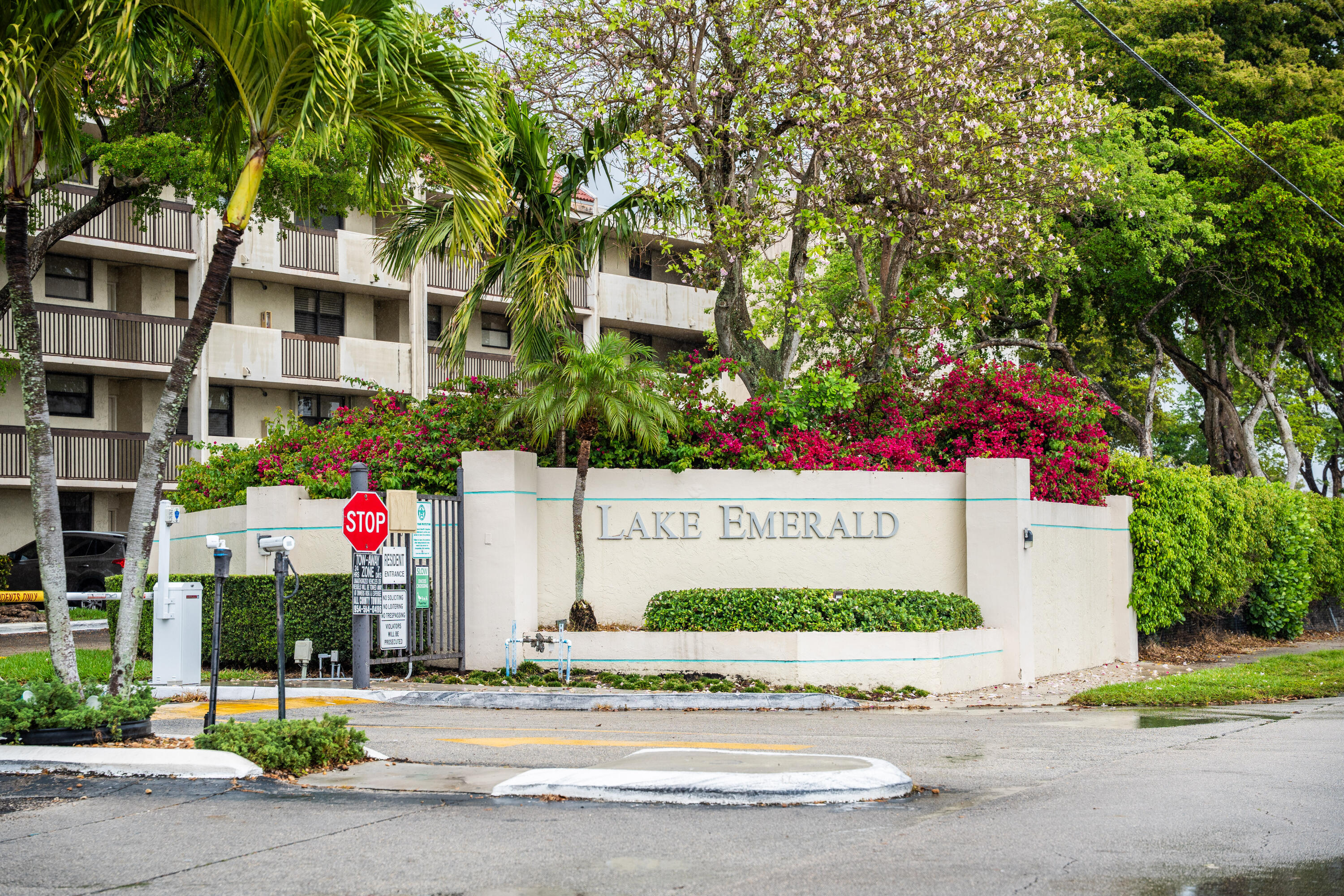 LAKE EMERALD CONDOMINIUM NO - Residential