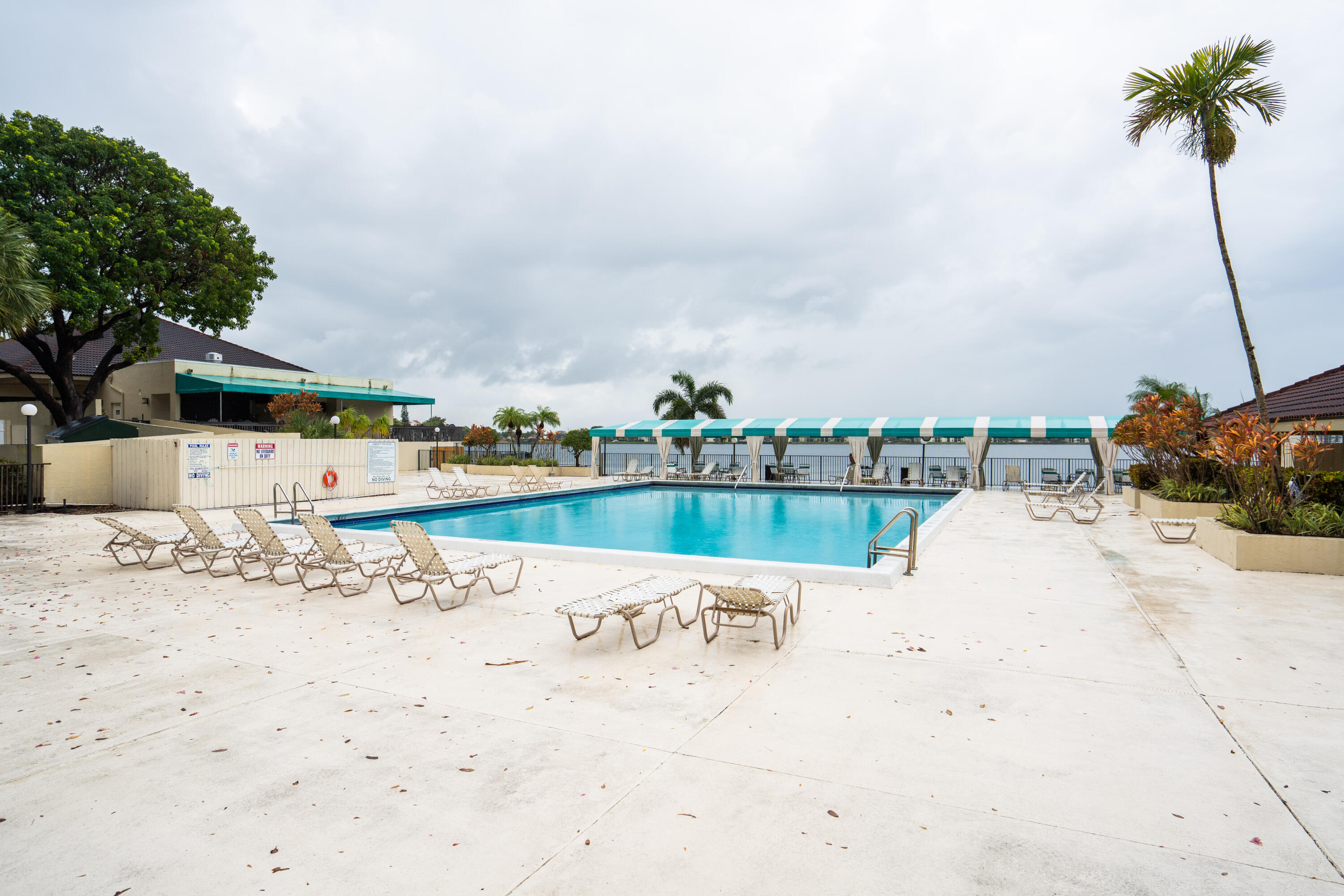 LAKE EMERALD CONDOMINIUM NO - Residential