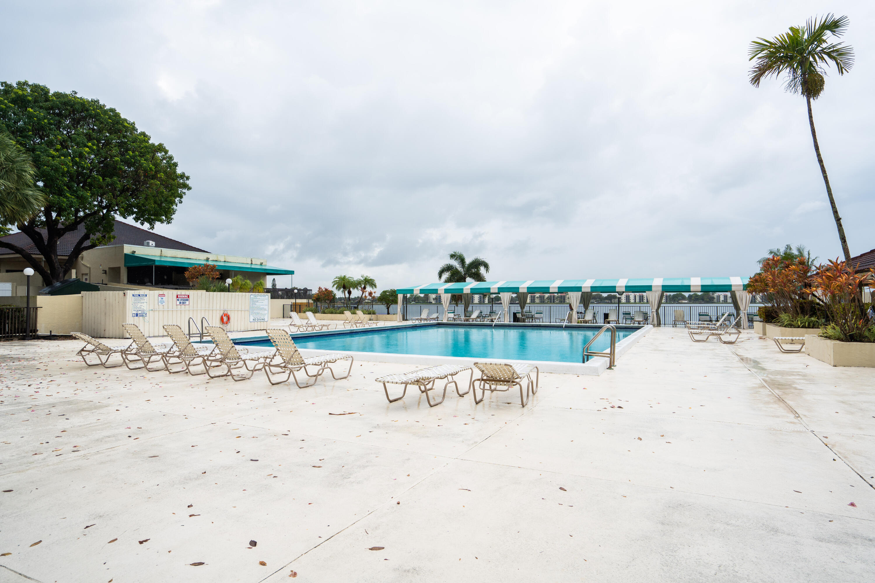 LAKE EMERALD CONDOMINIUM NO - Residential