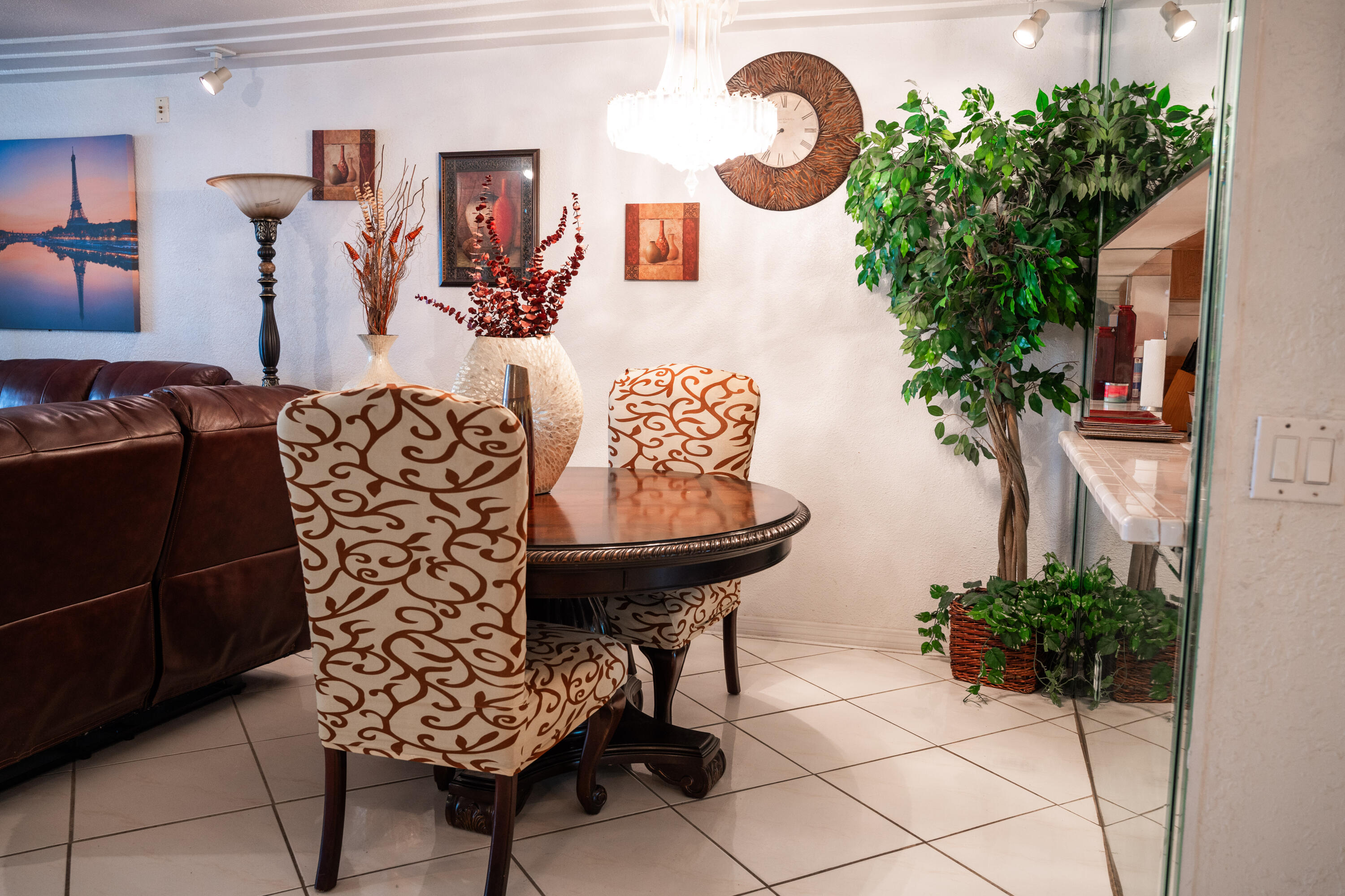 LAKE EMERALD CONDOMINIUM NO - Residential