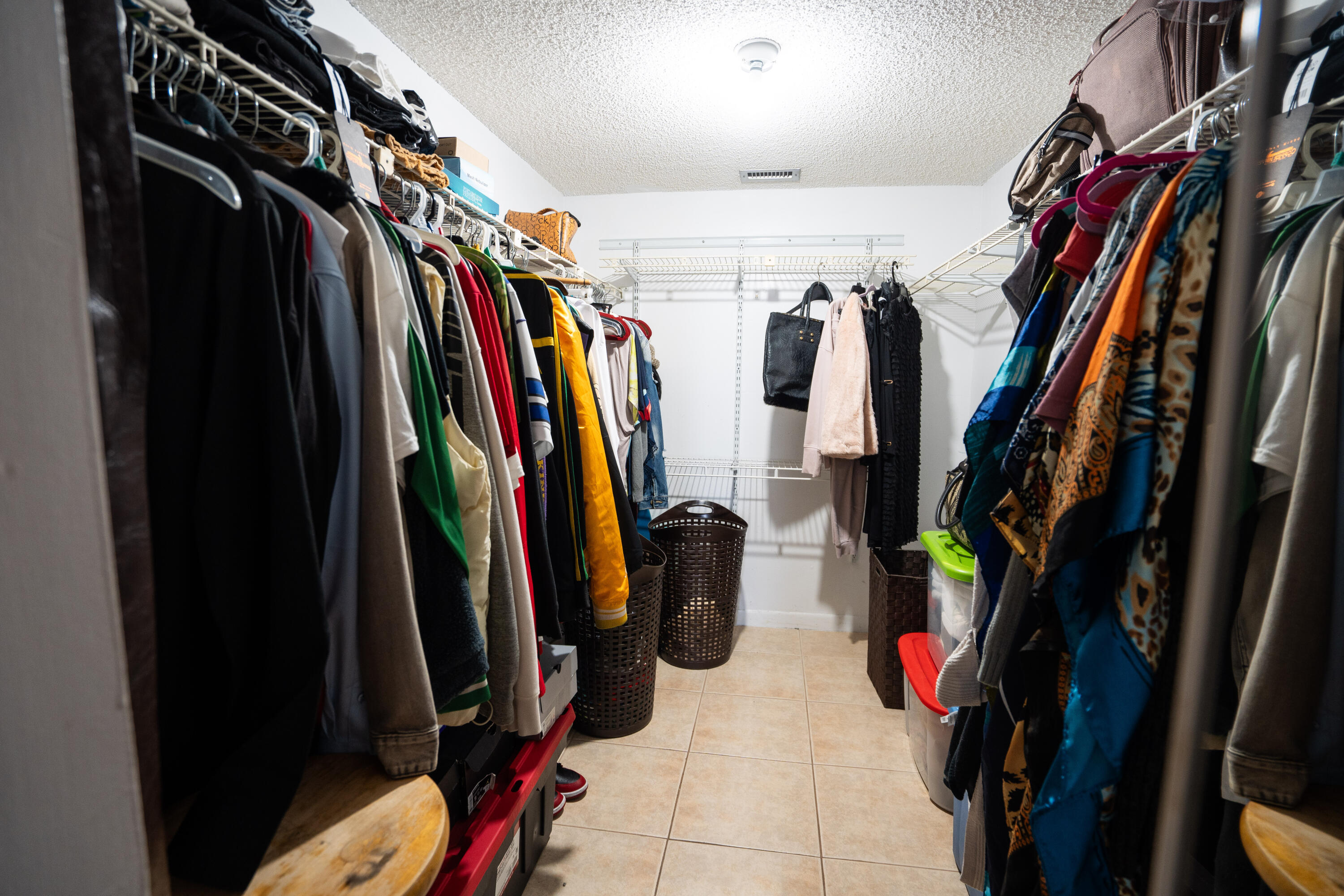 LAKE EMERALD CONDOMINIUM NO - Residential