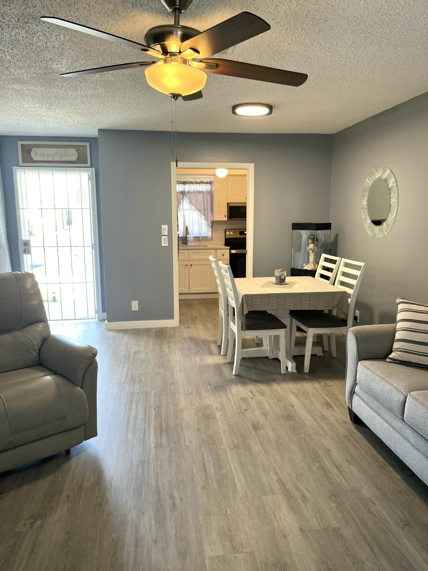 CRESTHAVEN VILLAS CONDO 33 - Residential Lease