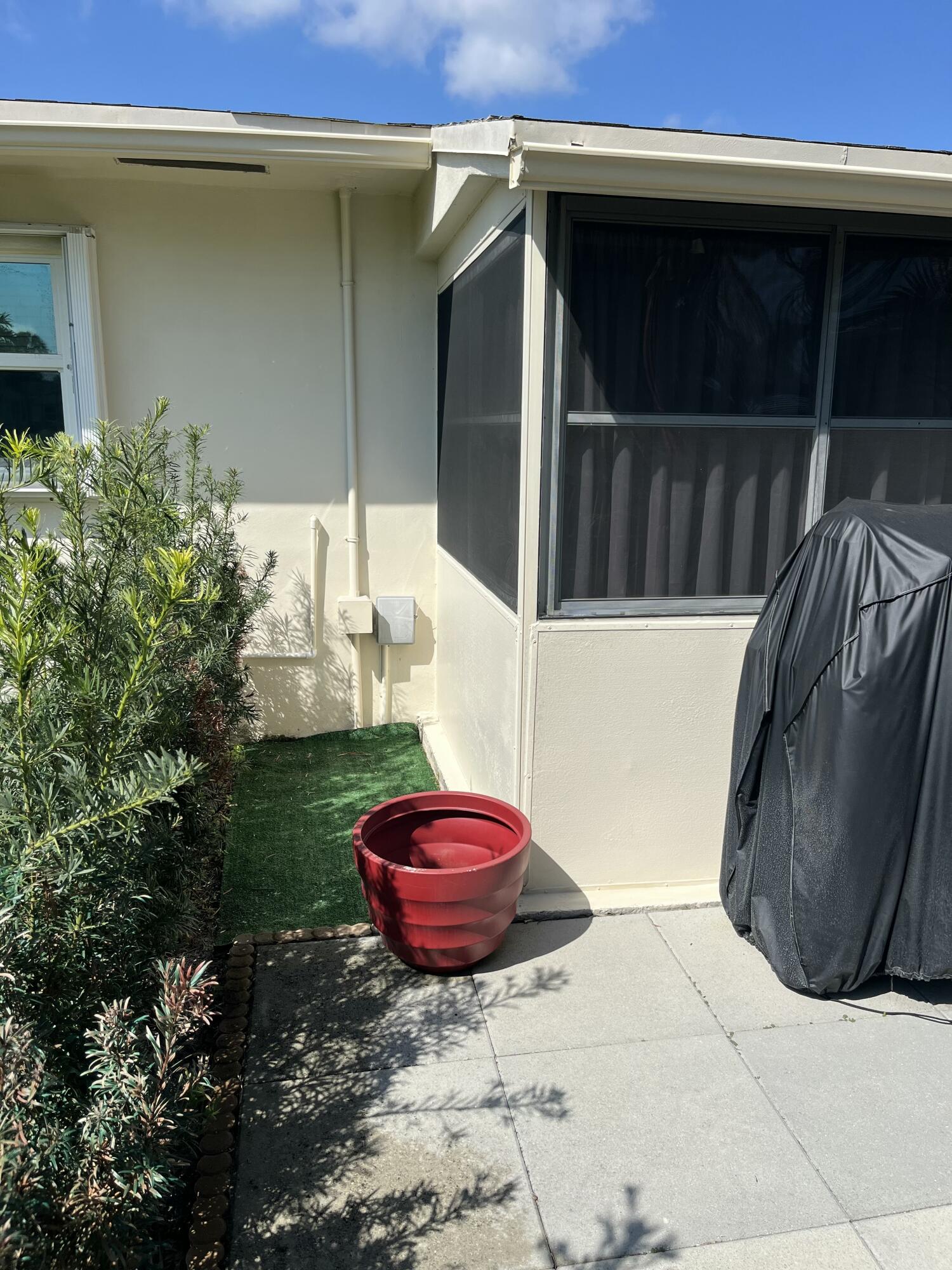 CRESTHAVEN VILLAS CONDO 33 - Residential Lease