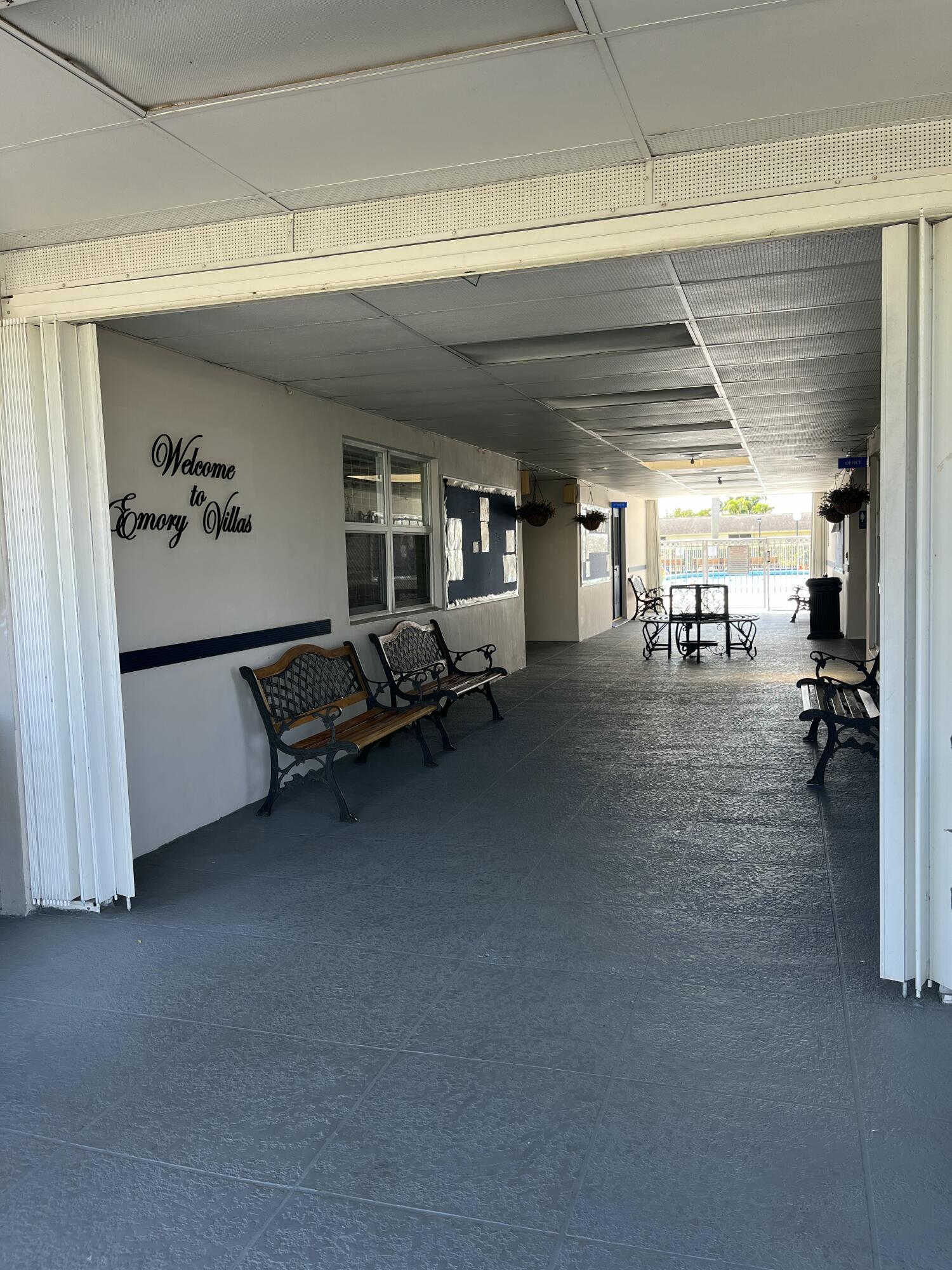 CRESTHAVEN VILLAS CONDO 33 - Residential Lease