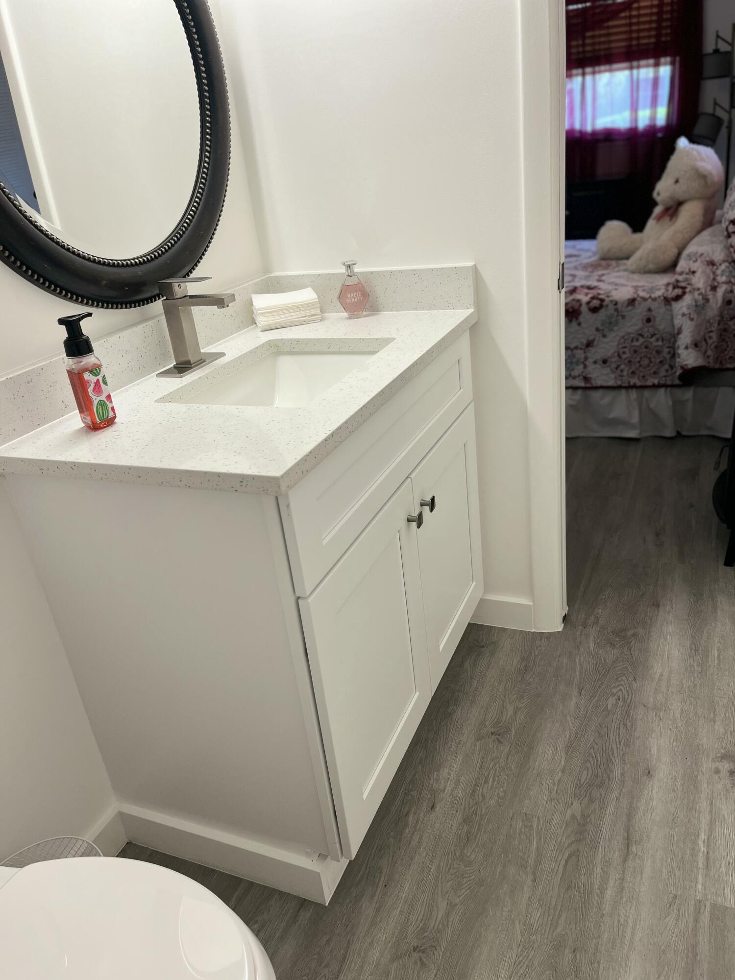 CRESTHAVEN VILLAS CONDO 33 - Residential Lease