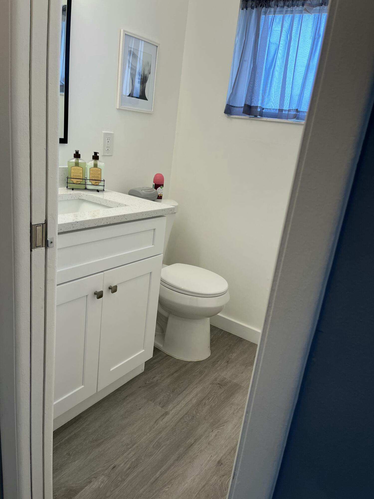 CRESTHAVEN VILLAS CONDO 33 - Residential Lease