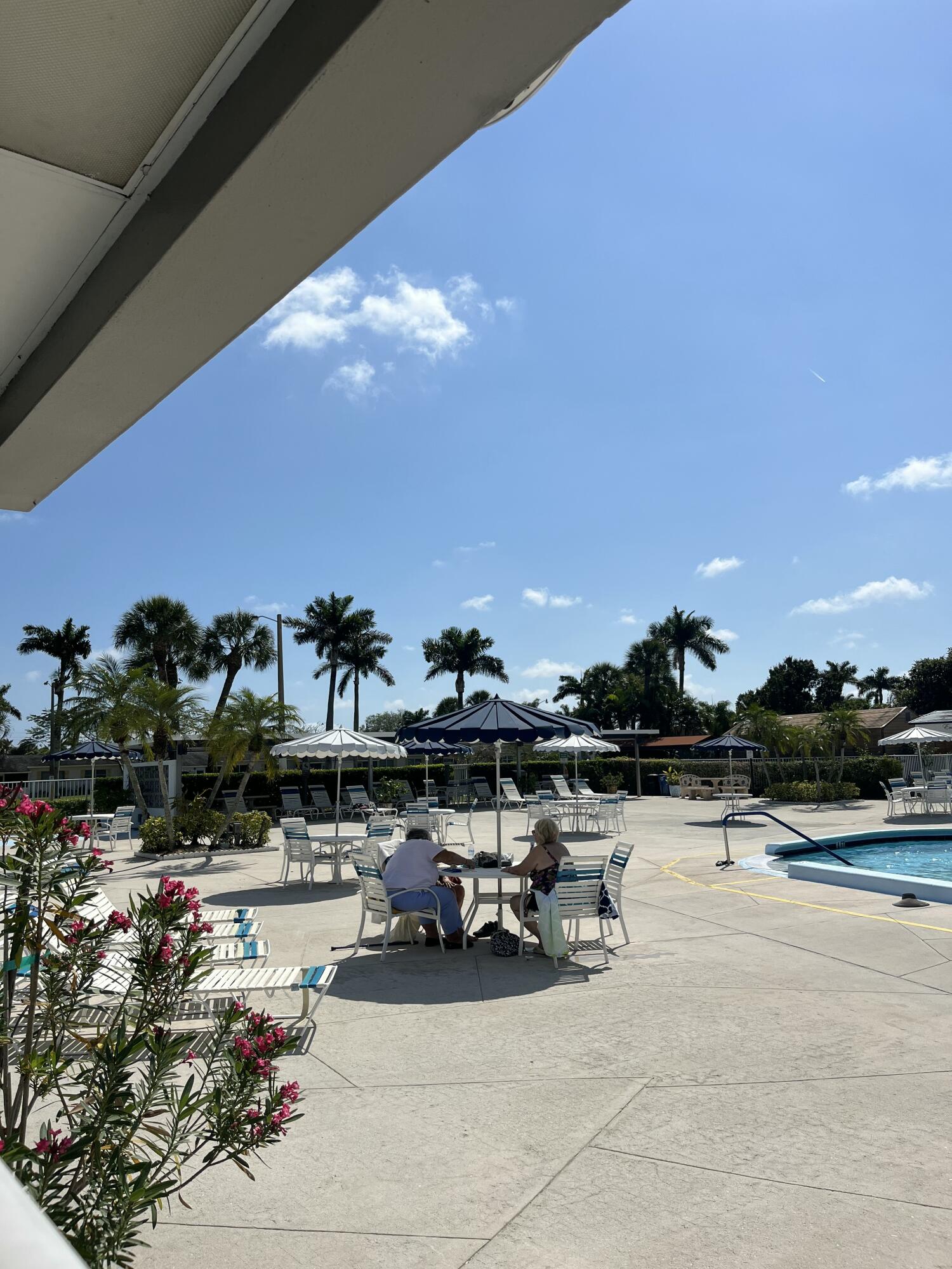 CRESTHAVEN VILLAS CONDO 33 - Residential Lease