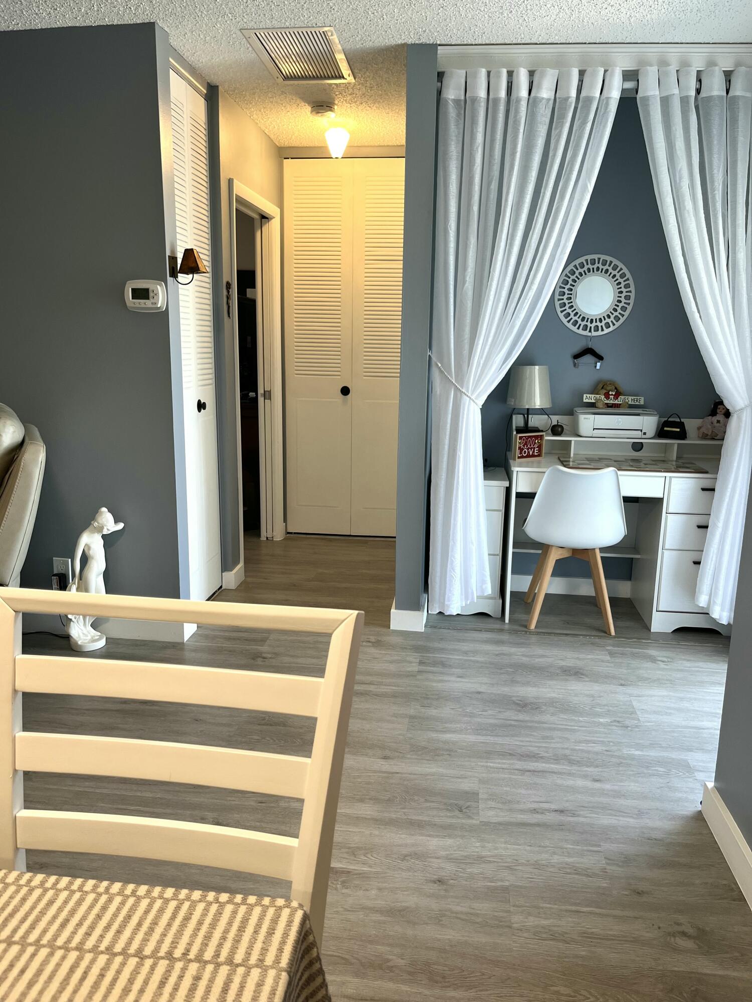 CRESTHAVEN VILLAS CONDO 33 - Residential Lease