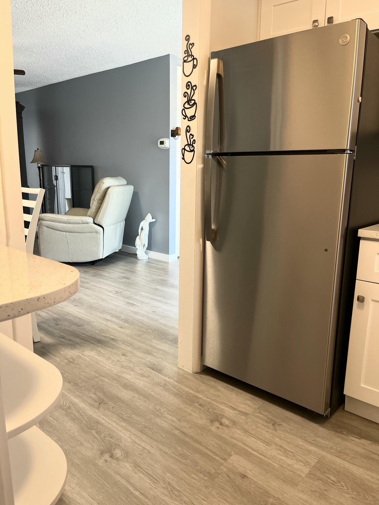 CRESTHAVEN VILLAS CONDO 33 - Residential Lease