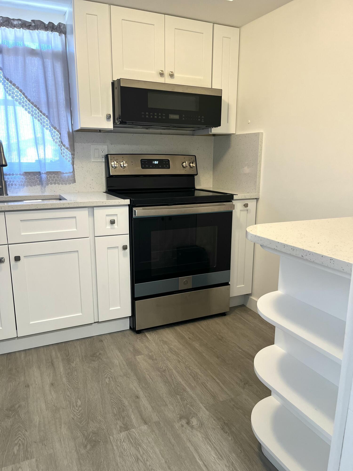 CRESTHAVEN VILLAS CONDO 33 - Residential Lease