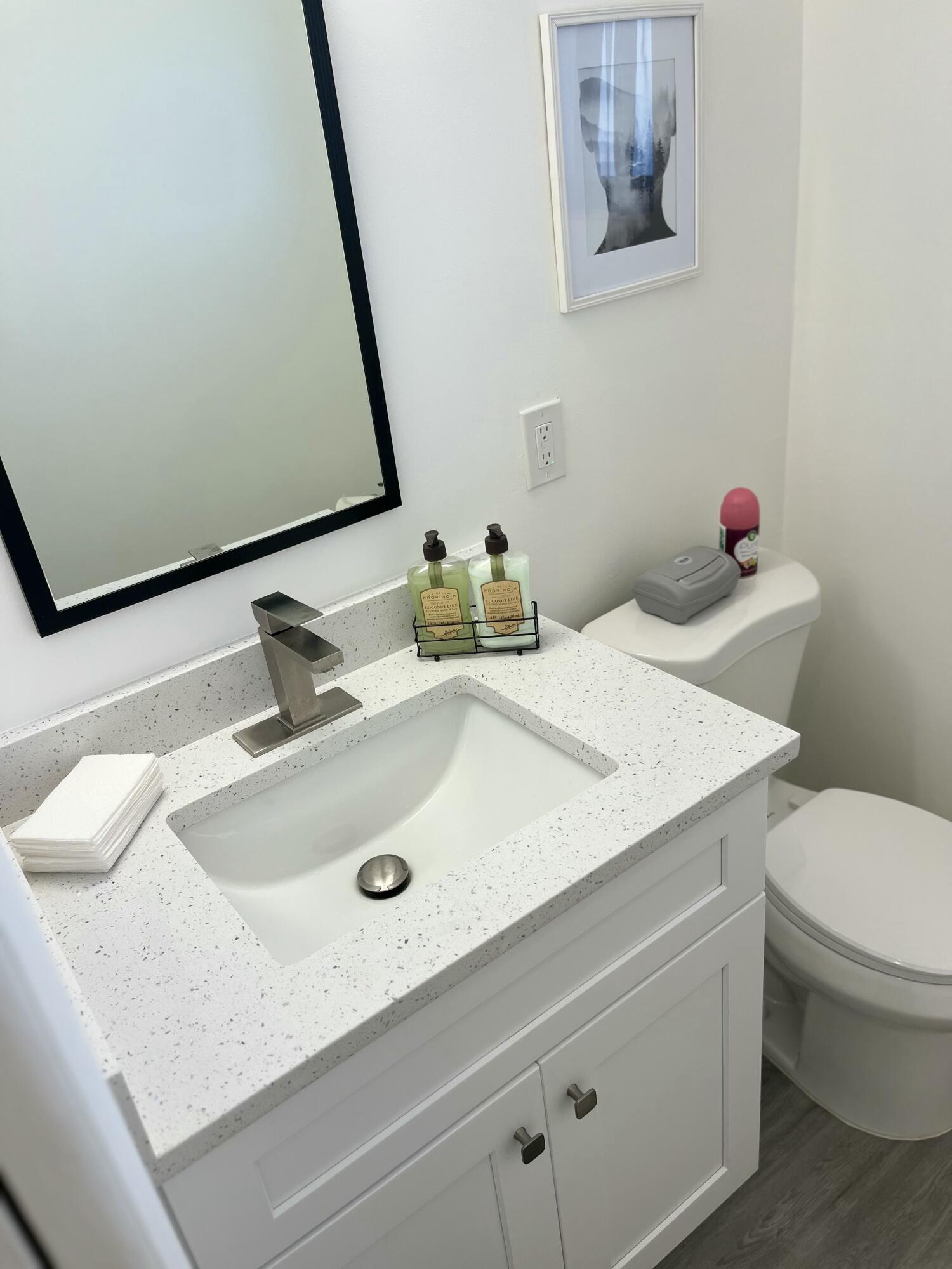 CRESTHAVEN VILLAS CONDO 33 - Residential Lease