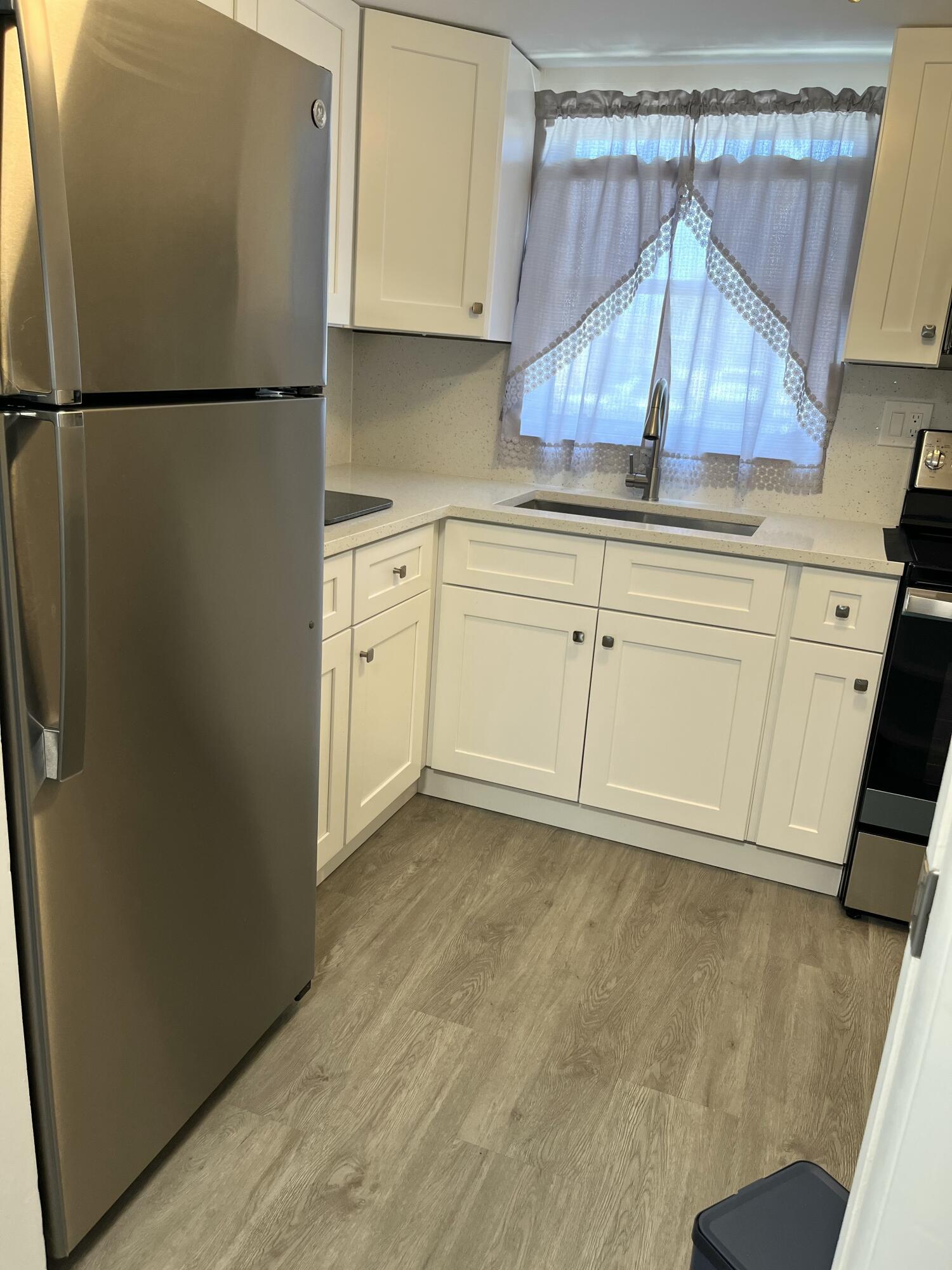 CRESTHAVEN VILLAS CONDO 33 - Residential Lease