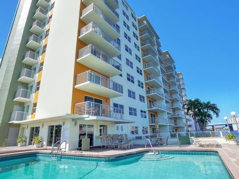 Condominium in Fort Lauderdale FL 2900 30th St.jpg