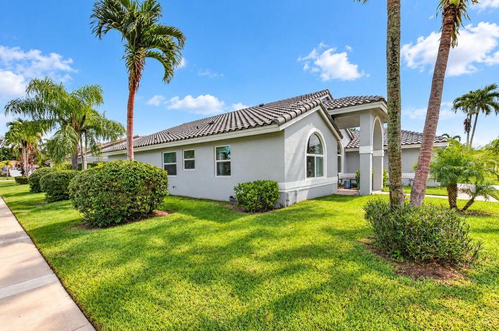 Photo of 5745 ASPEN RIDGE Court, Delray Beach, FL 33484 (MLS # B26081634)