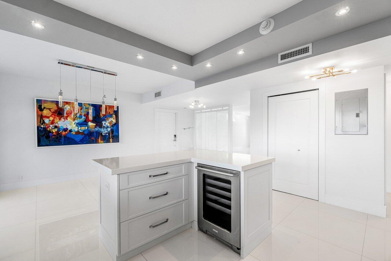 SEAGATE MANOR CONDO - Residential