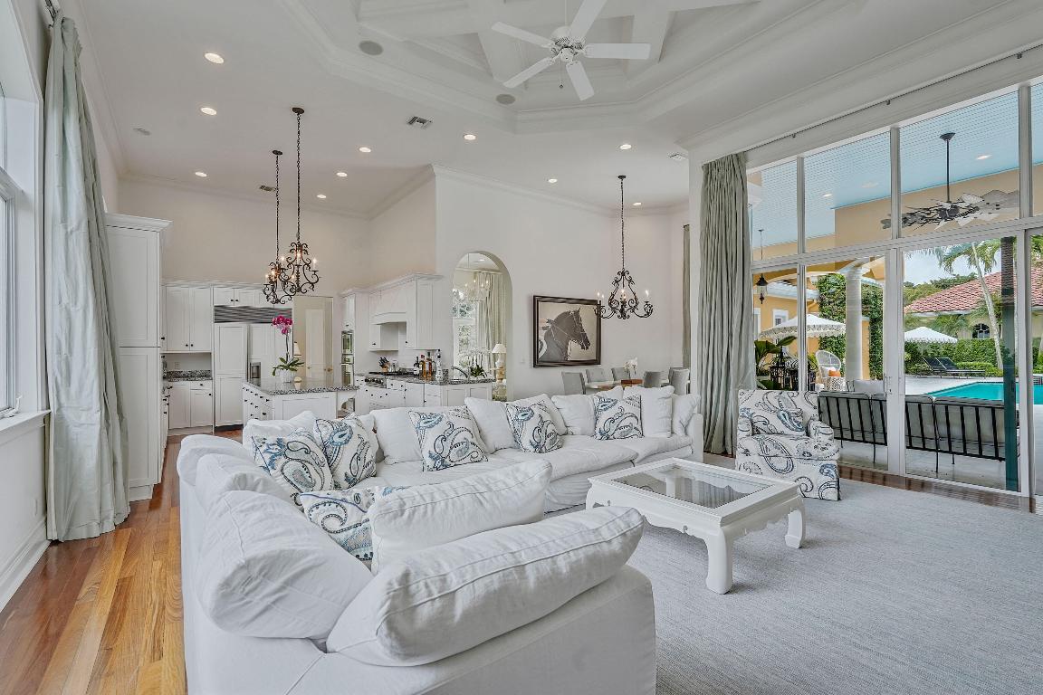 MIZNER EST OF PALM BEACH POLO AND COUNTRY CLUB W - Residential