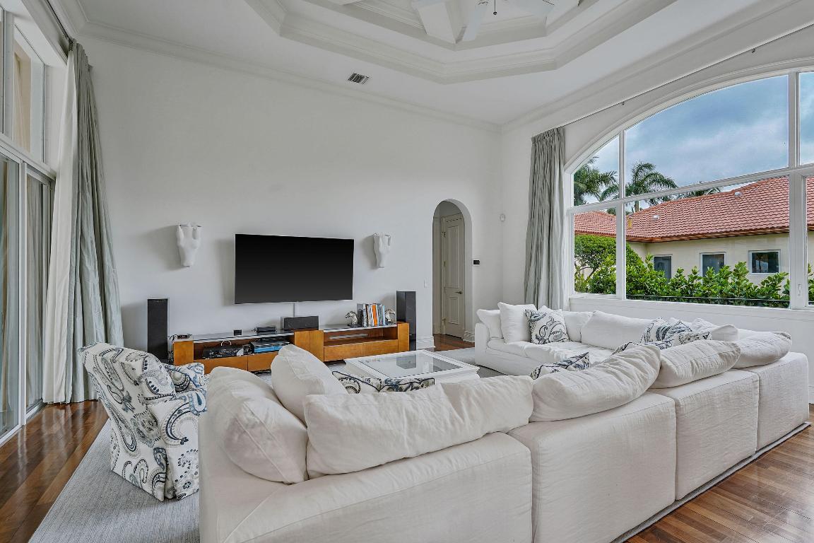 MIZNER EST OF PALM BEACH POLO AND COUNTRY CLUB W - Residential