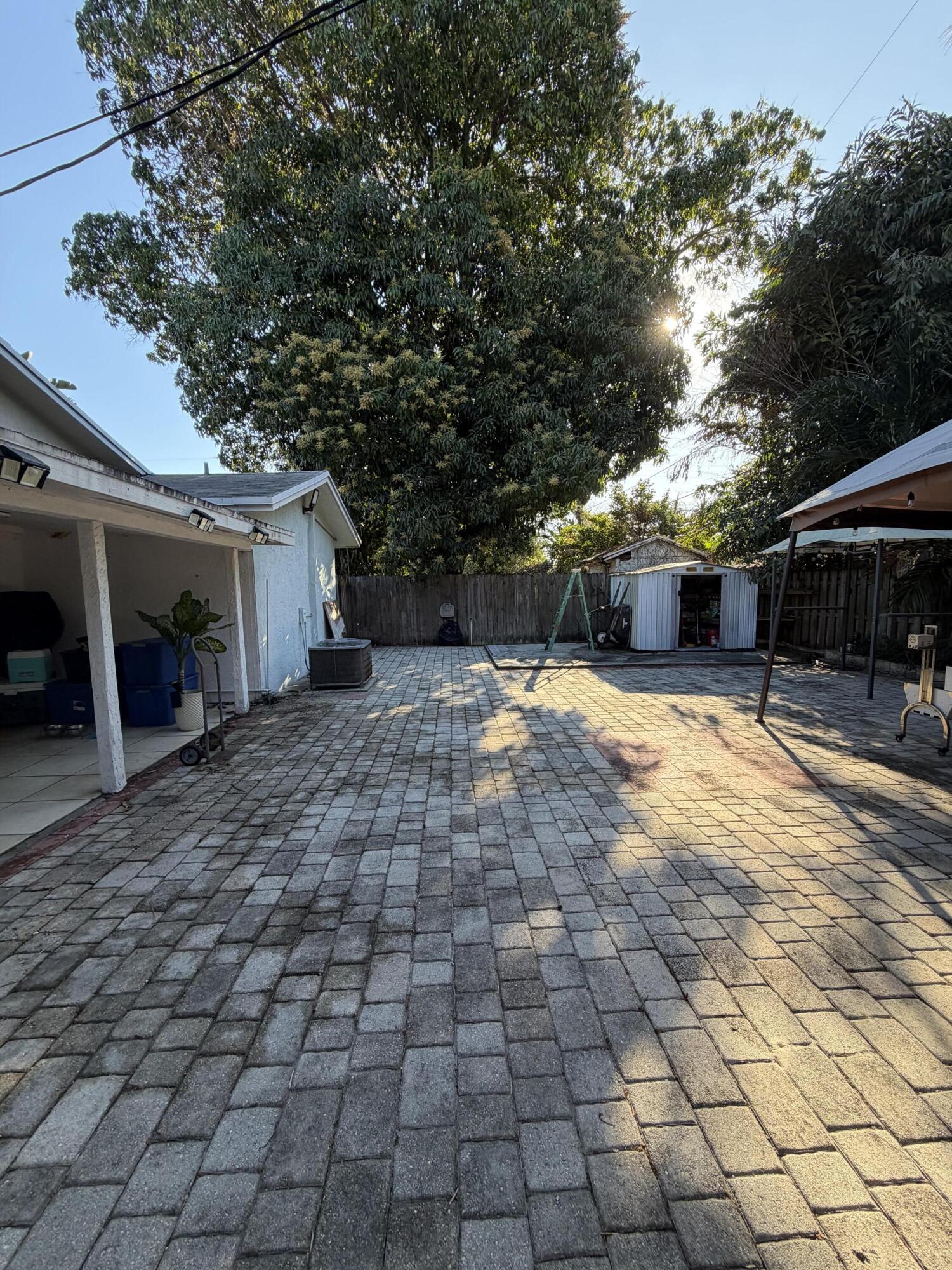 HILLSIDE PARK - Residential