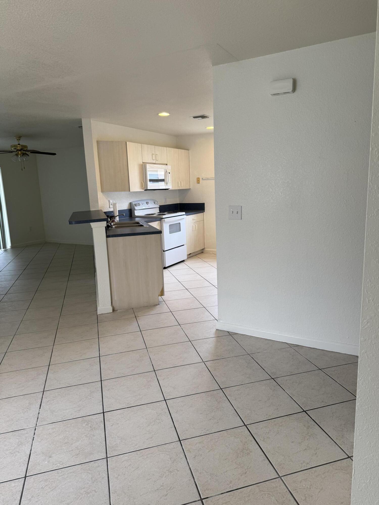 VICTORIA WOODS - Residential Lease