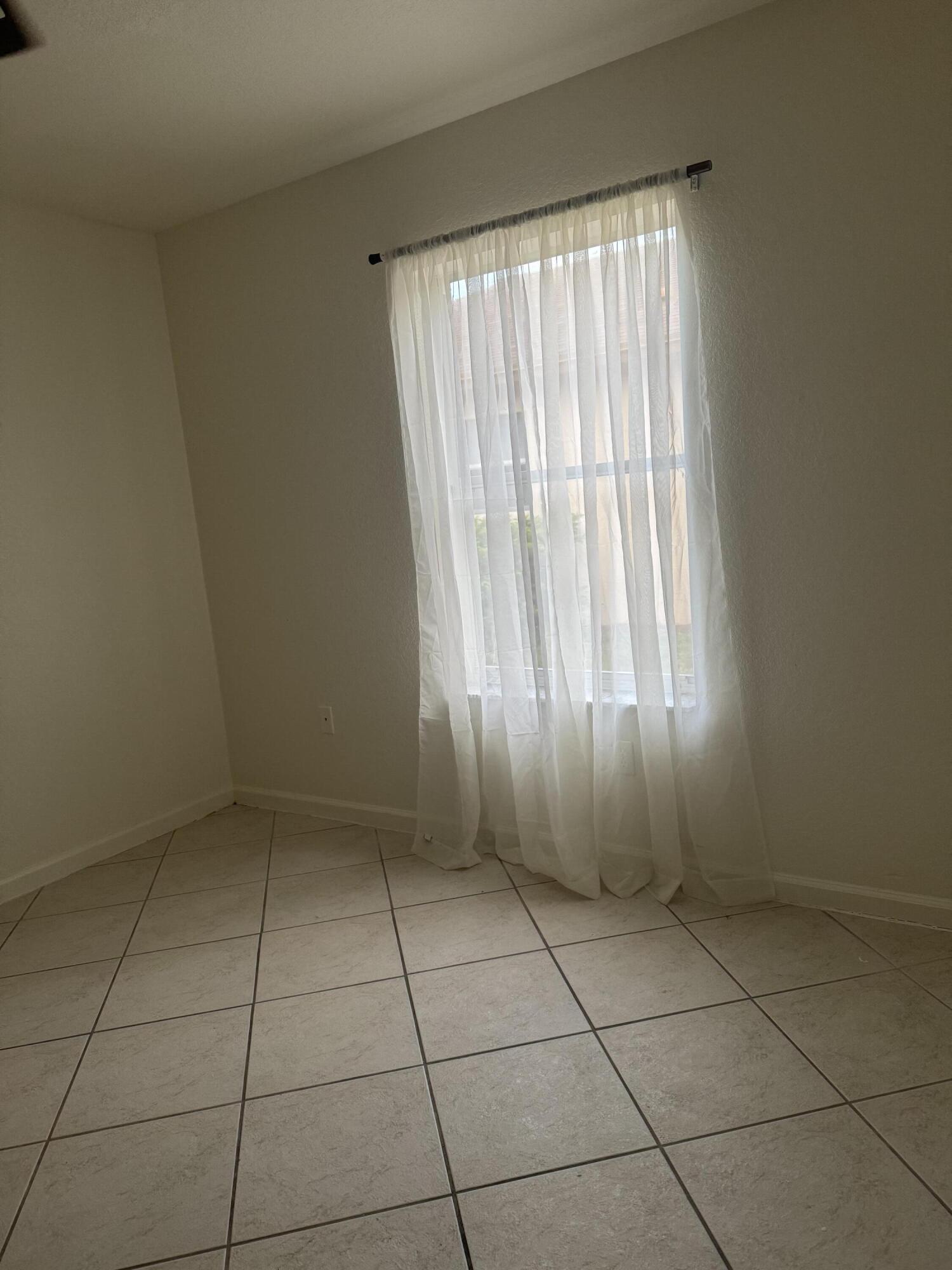 VICTORIA WOODS - Residential Lease