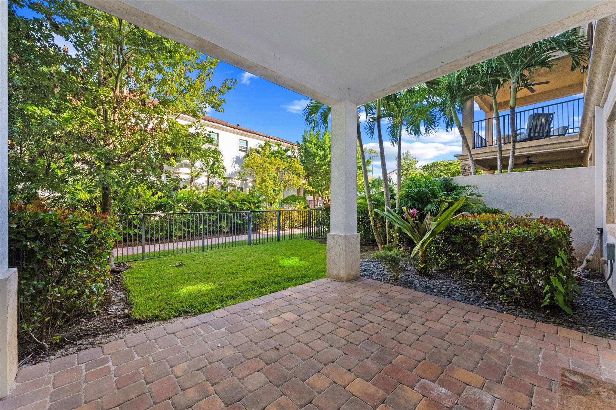 BINKS POINTE - Residential