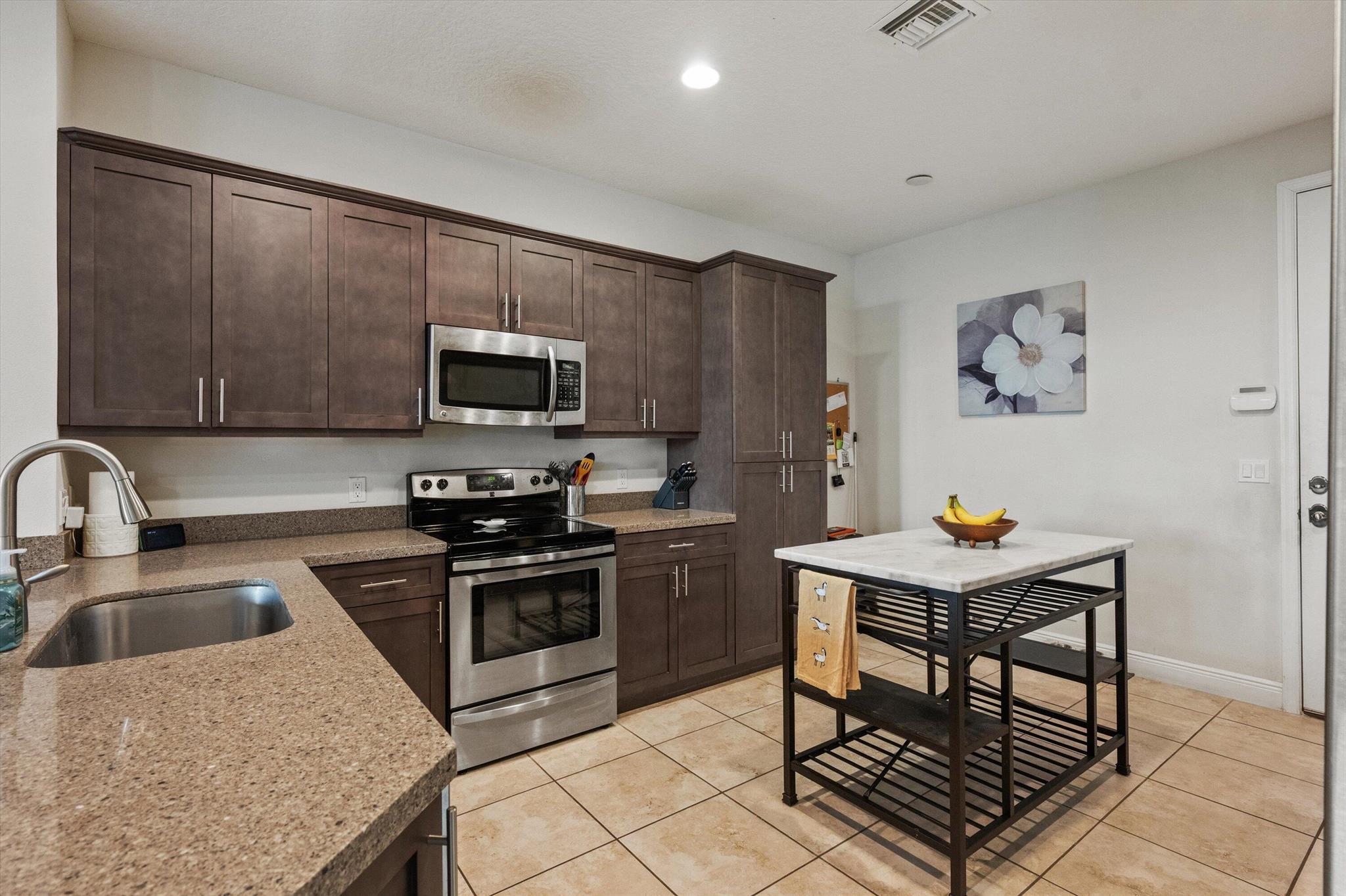 BINKS POINTE - Residential