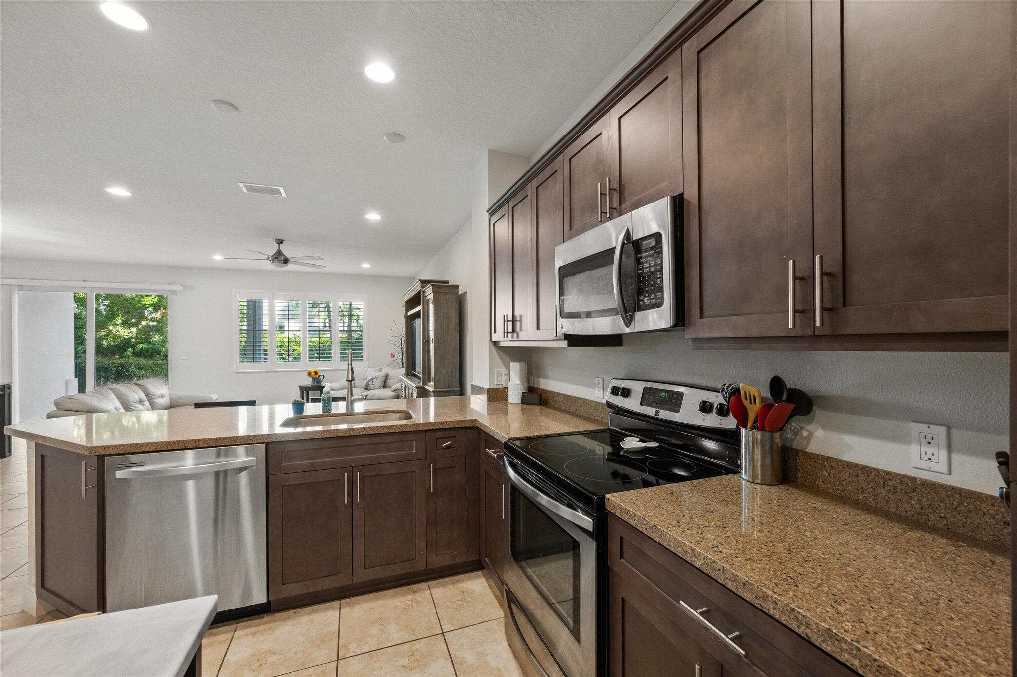 BINKS POINTE - Residential