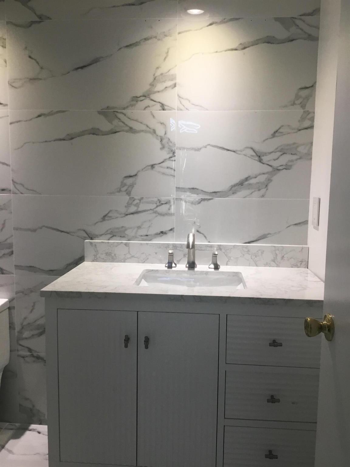 RAINWOOD EAST REPLAT - Residential Lease