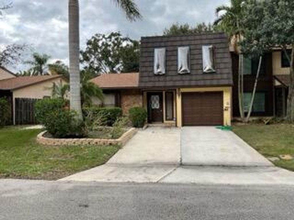Photo of 1094 Raintree Court, Palm Beach Gardens, FL 33410 (MLS # R11136986)