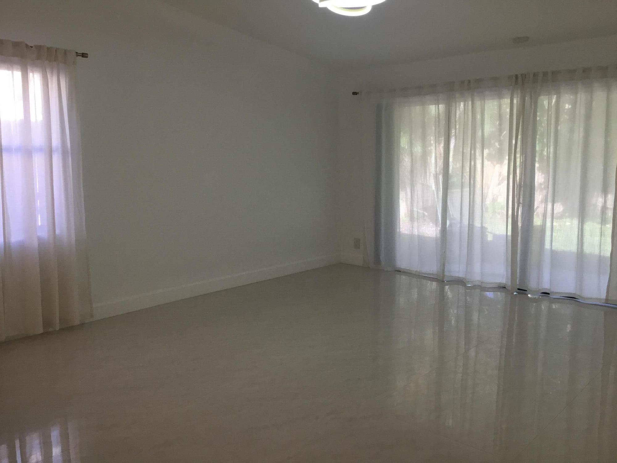 RAINWOOD EAST REPLAT - Residential Lease