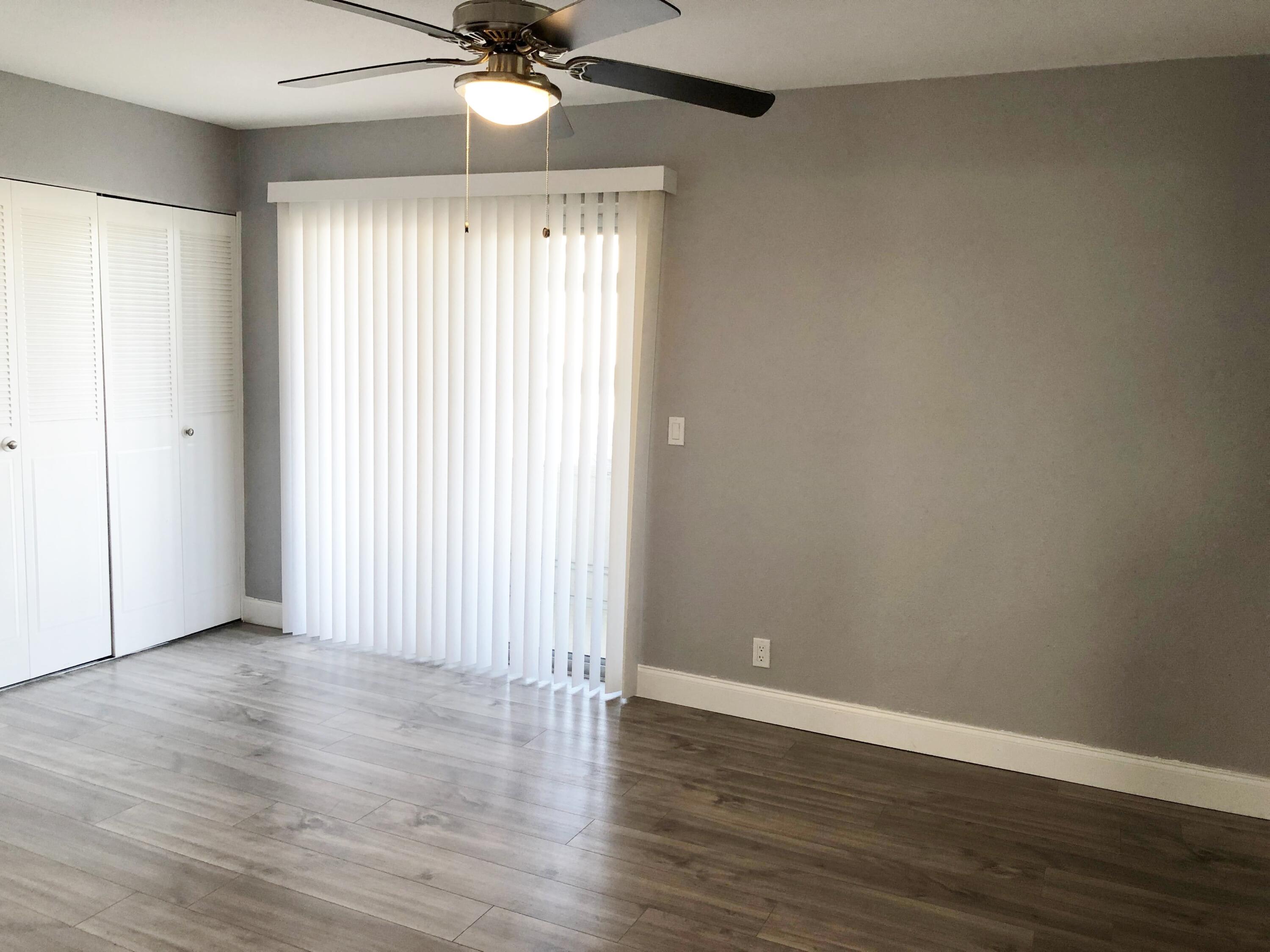 KINGS POINT SAXONY CONDOS - Residential