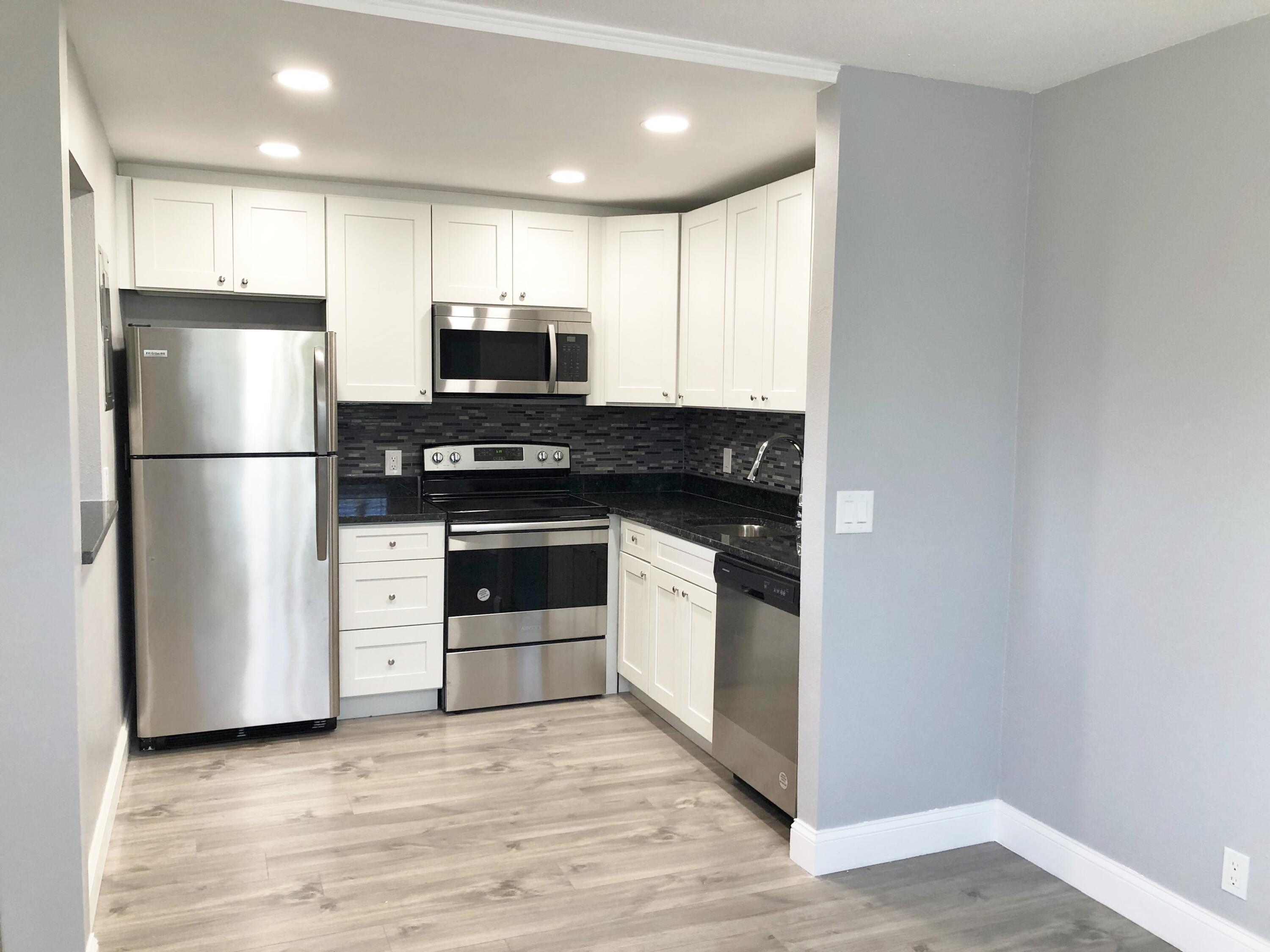 KINGS POINT SAXONY CONDOS - Residential