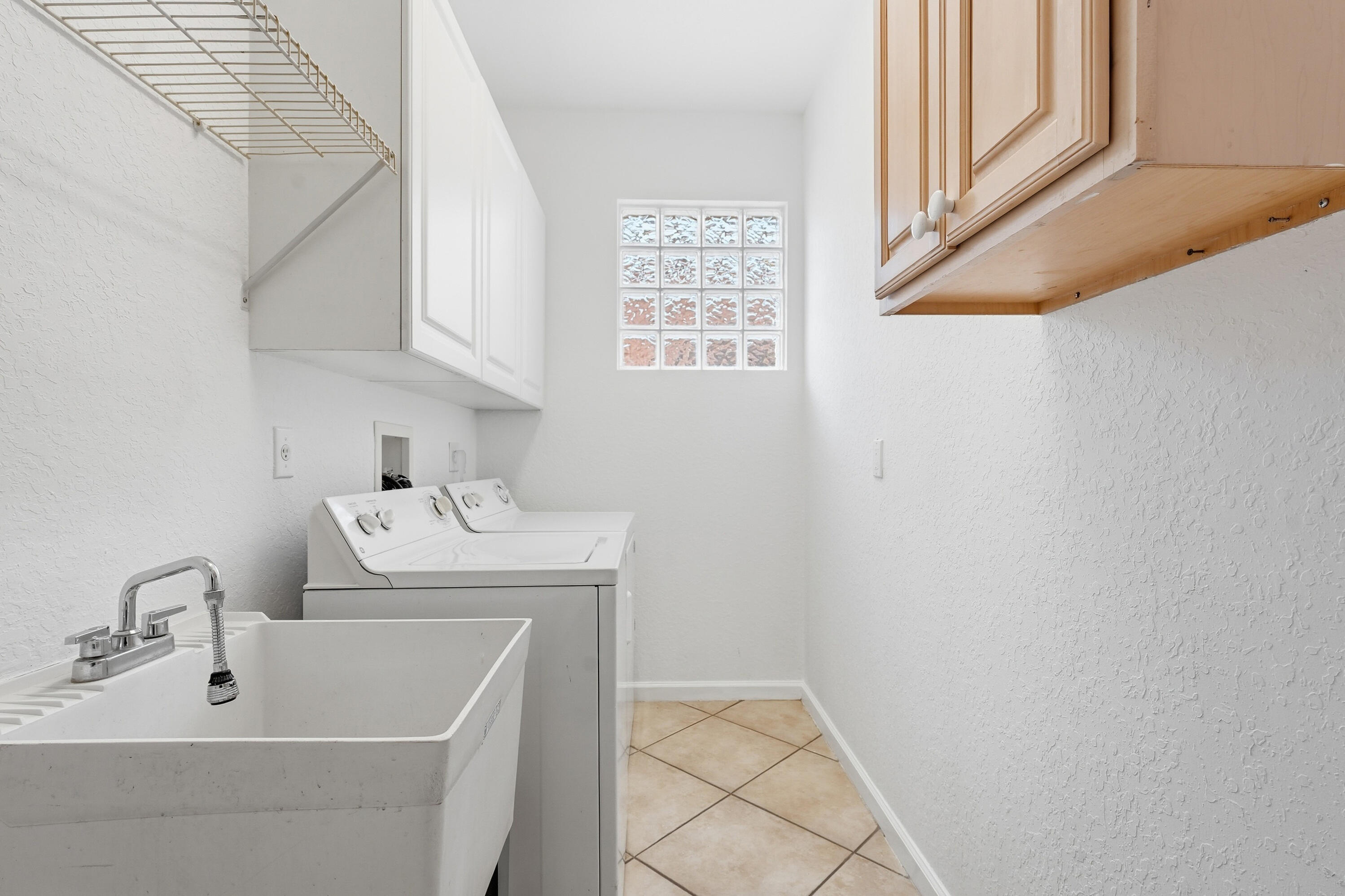 THOUSAND OAKS - Residential