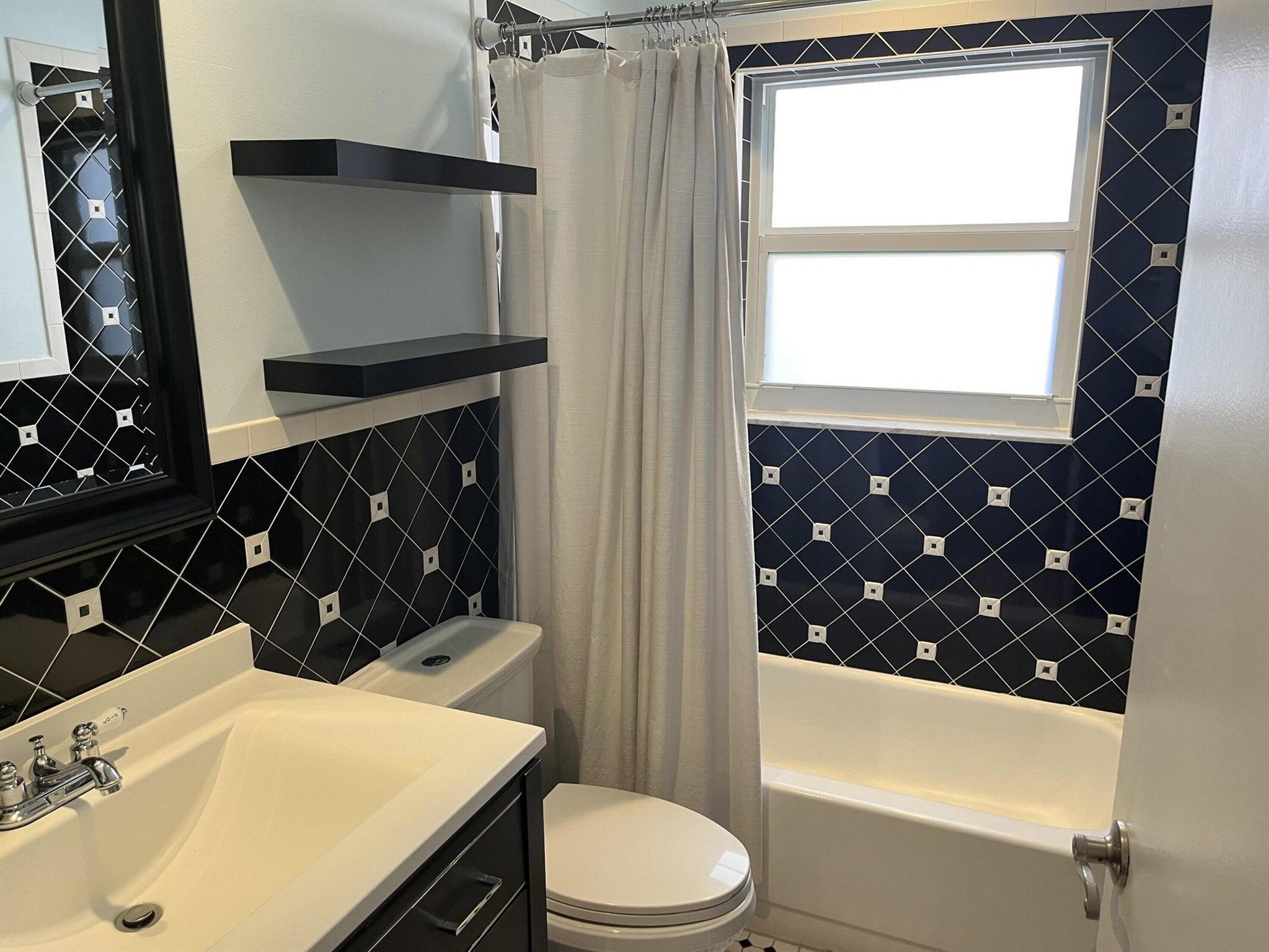 SUN VALLEY 2 - Residential Lease