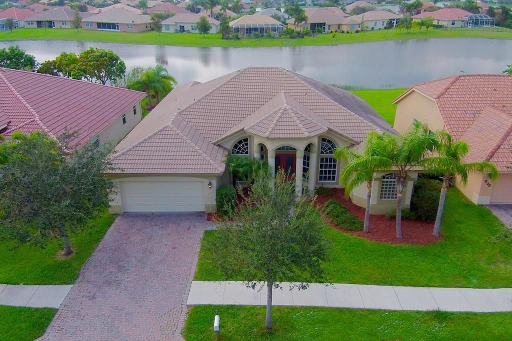 Photo of 277 SW Egret Landing, Port Saint Lucie, FL 34953 (MLS # R11103326)