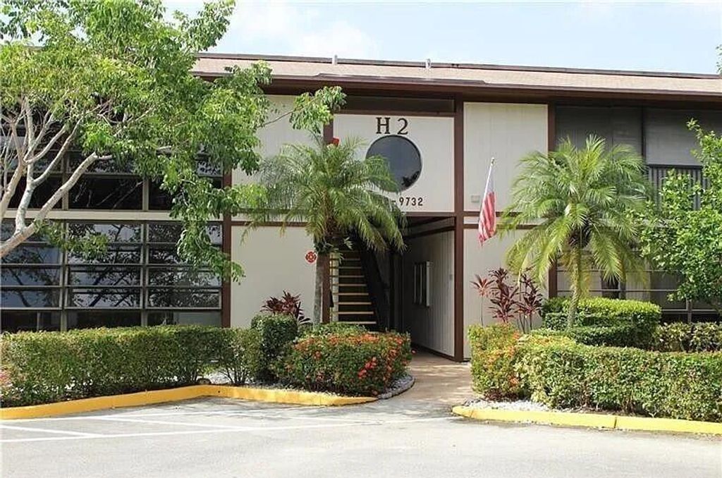 Photo of 9728 S Belfort Circle #206, Tamarac, FL 33321 (MLS # B26001474)