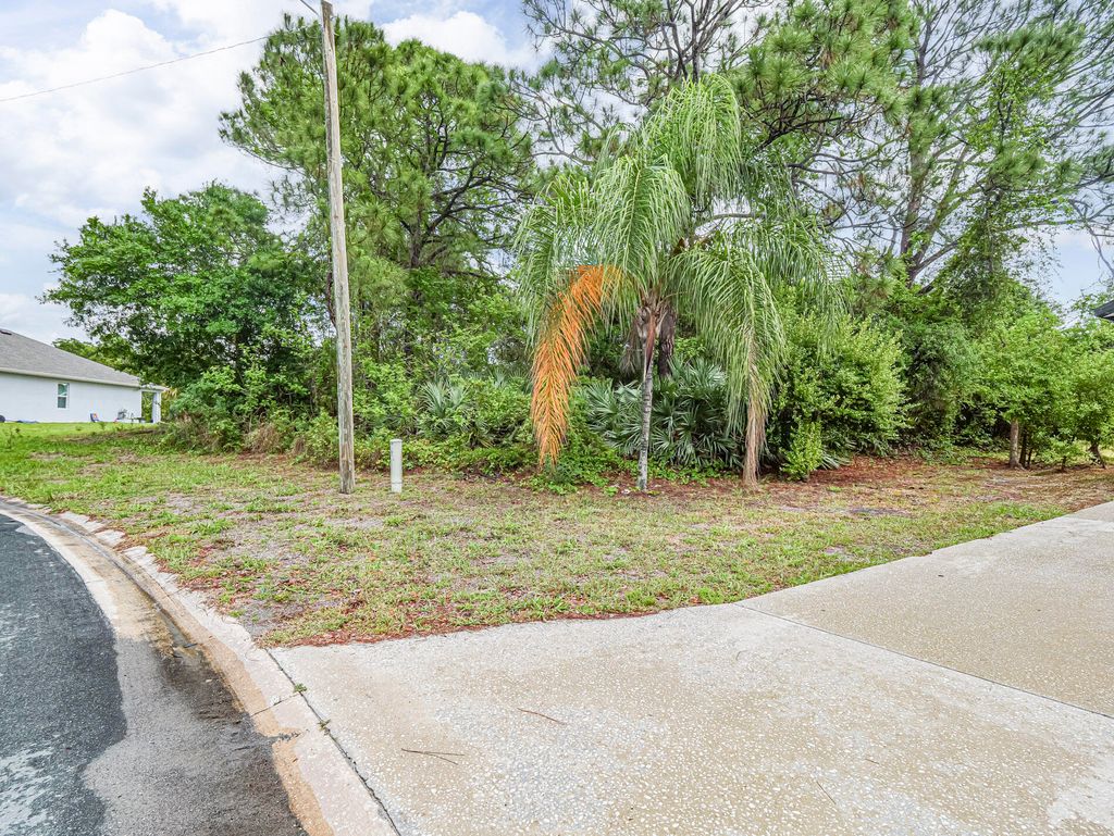 Photo of 116 Dahl Avenue, Sebastian, FL 32958 (MLS # B26012736)