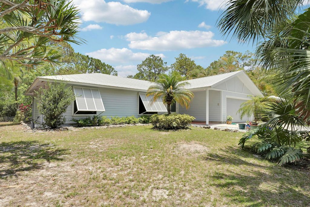 Photo of 11195 N 159th Court N, Jupiter, FL 33478 (MLS # R11092711)