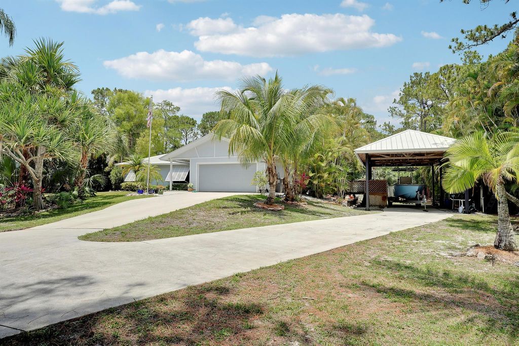 Photo of 11195 N 159th Court N, Jupiter, FL 33478 (MLS # R11092711)