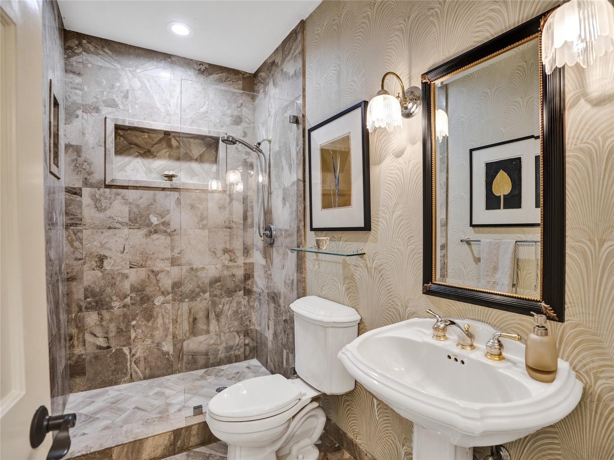 RIO VISTA ISLES - Residential