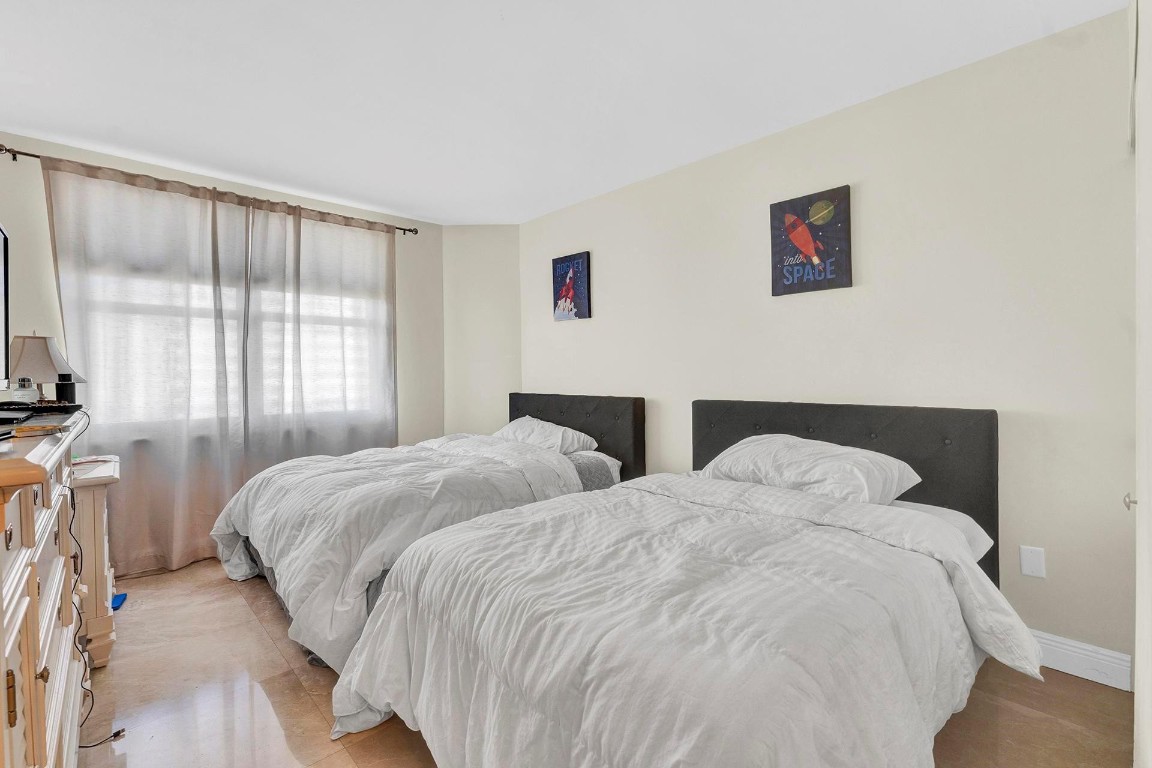 Hemispheres condo - Residential Lease