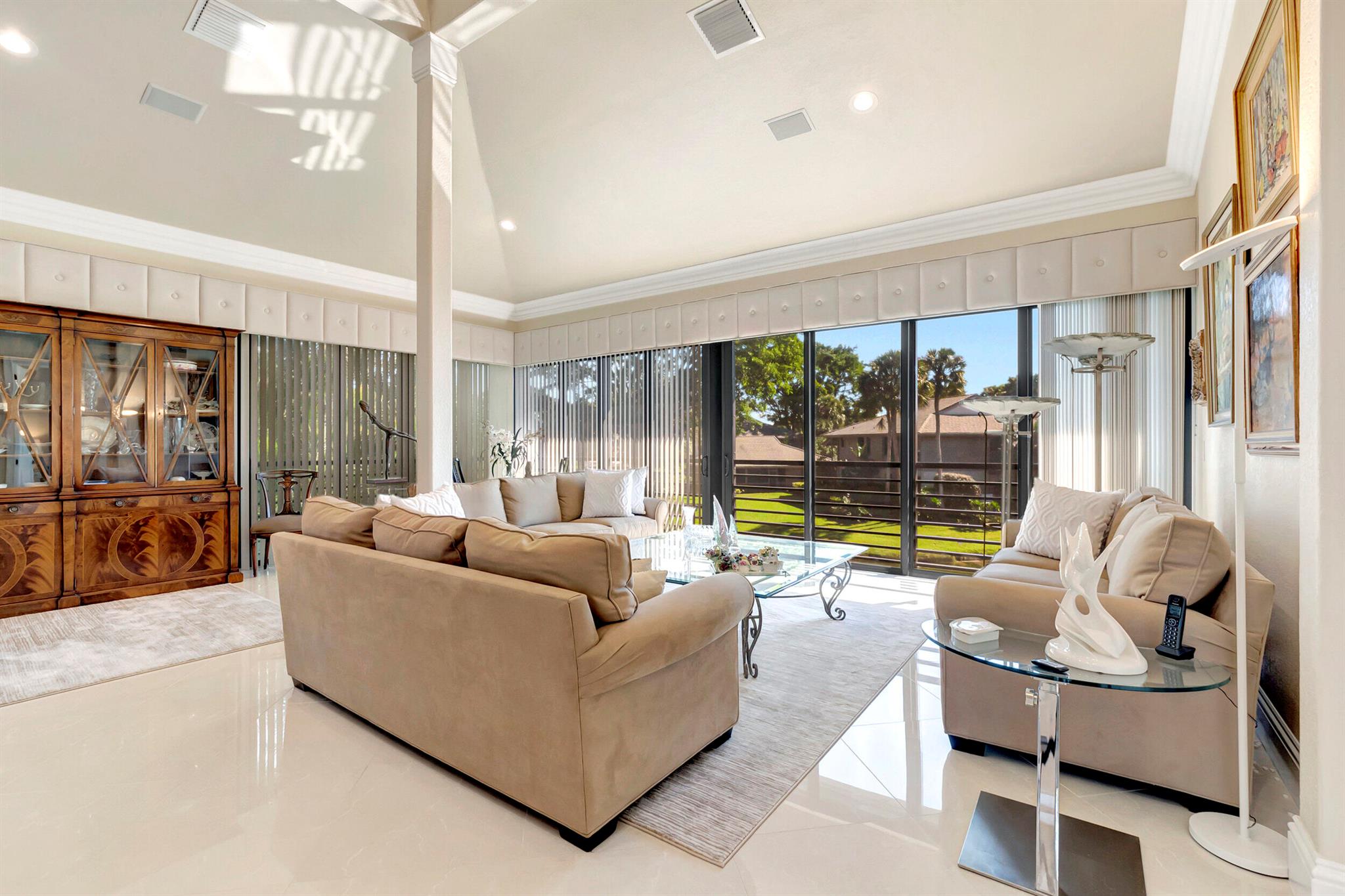 CHARTER CAY - Residential