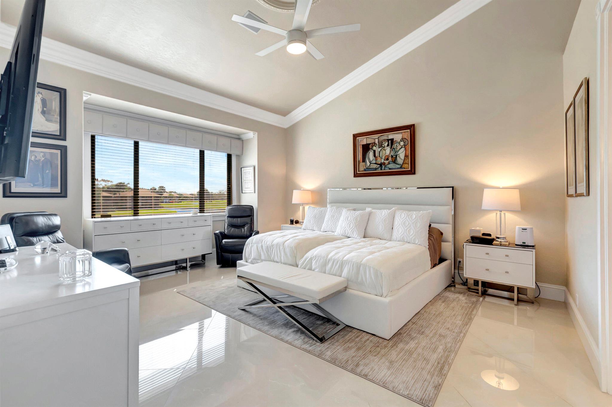 CHARTER CAY - Residential