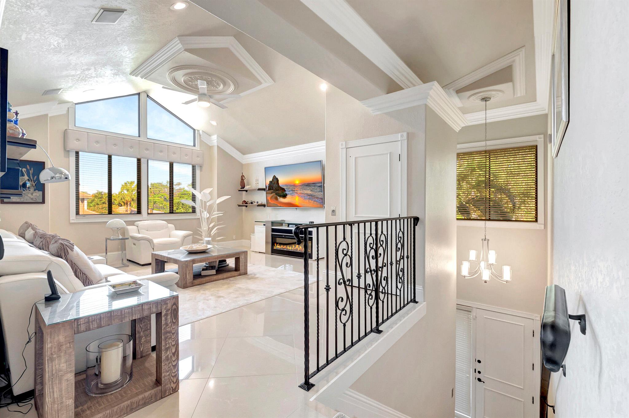 CHARTER CAY - Residential