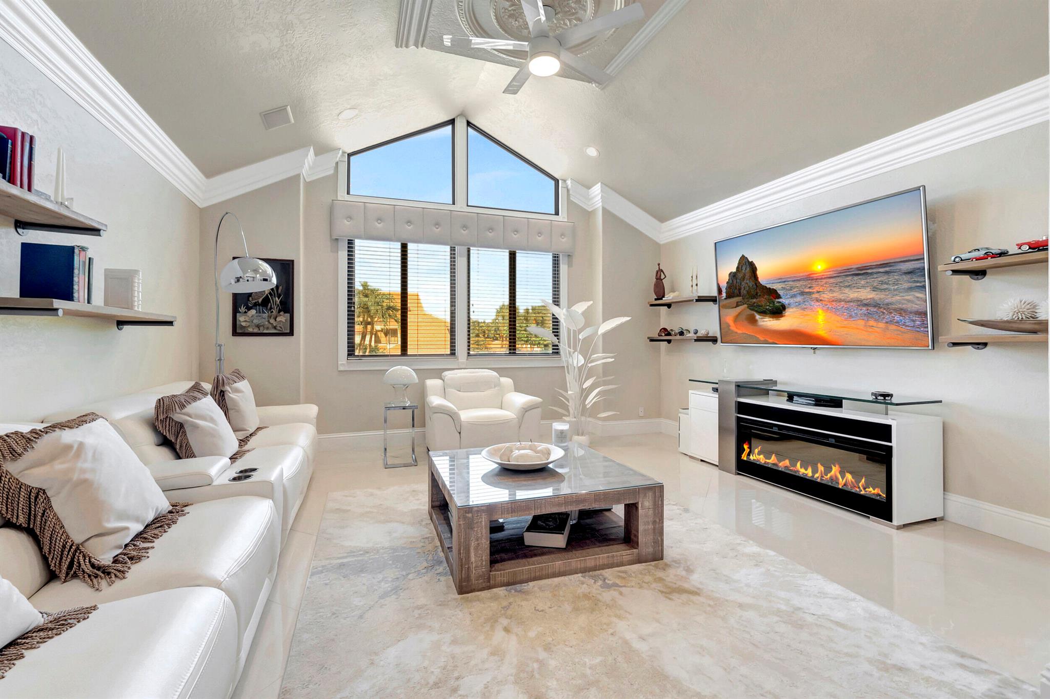 CHARTER CAY - Residential