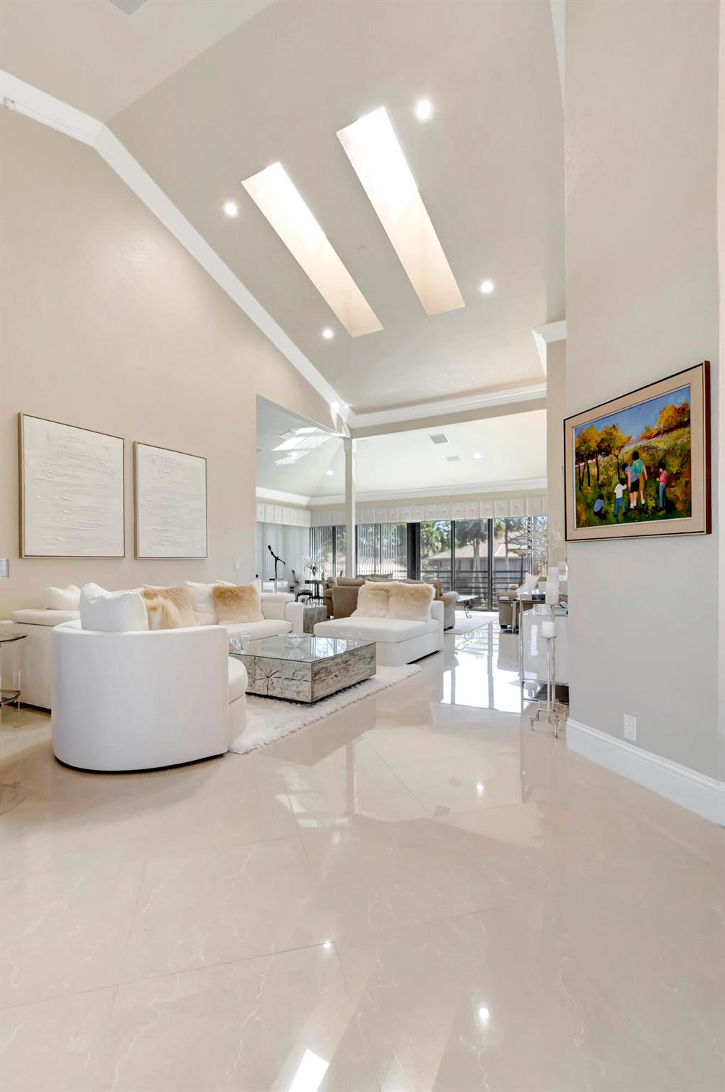 CHARTER CAY - Residential