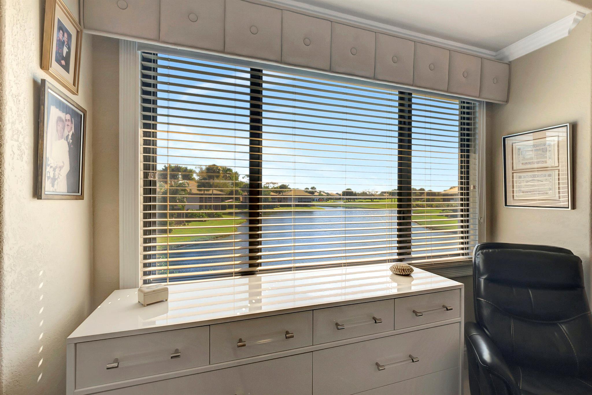 CHARTER CAY - Residential