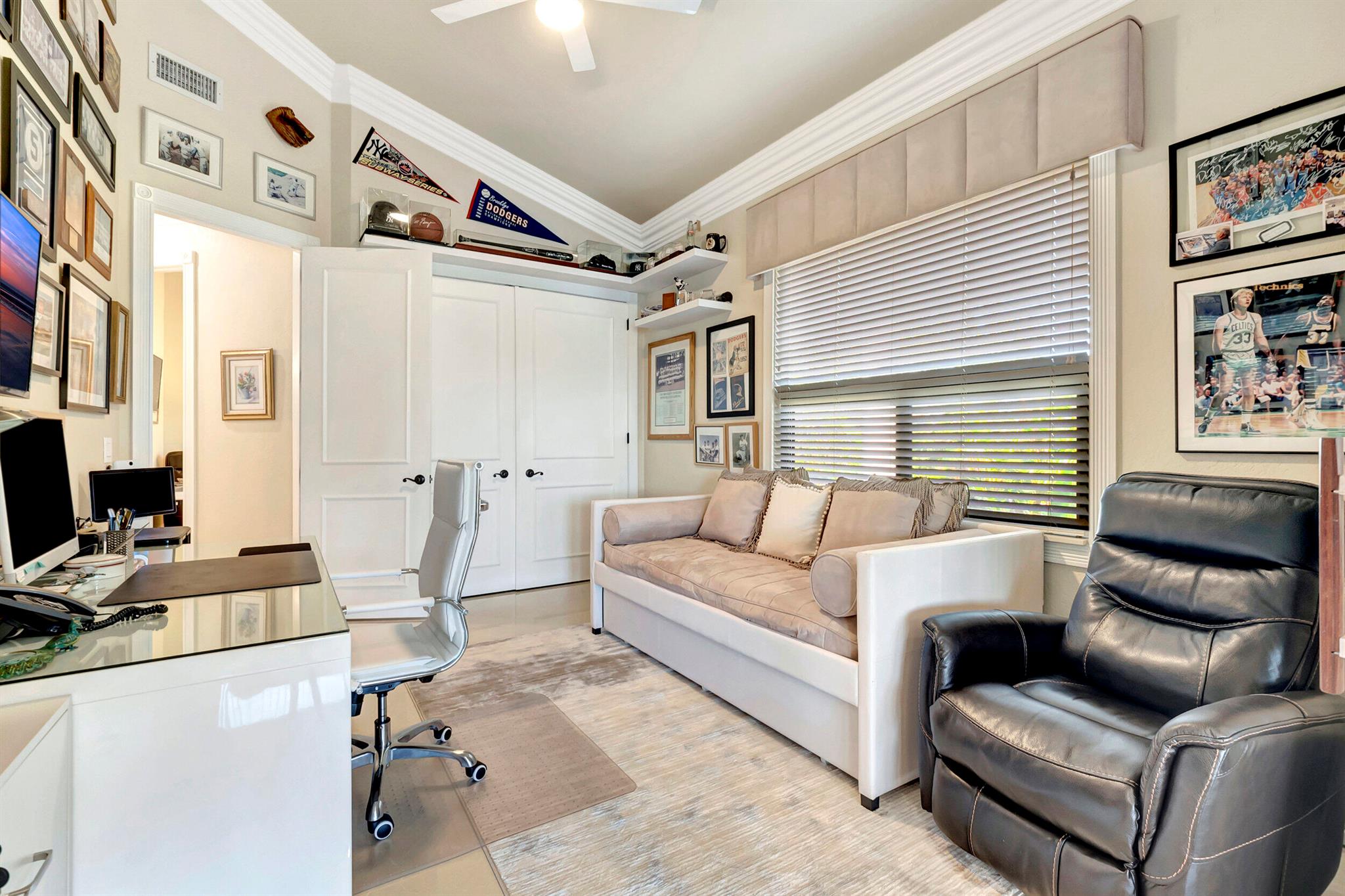 CHARTER CAY - Residential